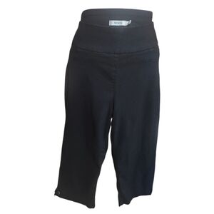 Ricki's Black Capris